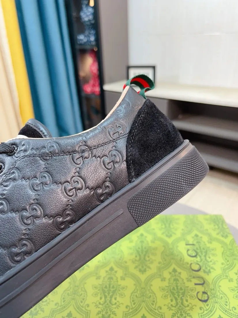 Men's shoes 💰420🌸🌸[GUCCI] Gucci's new spring and summer slip-on loafers with cartoon characters, Fendi F's low-cut trendy men's shoes, 😈The upper is made of Italian 🇮🇹 imported sheep suede with Lafayette embroidered leather, full pigskin lining, original rubber non-slip outsole! The style is high-profile and elegant, and the upper is versatile and fashionable. 🇱🇾🇱🇾A large number of ready-made and reposted pictures will be sold! 38-44,